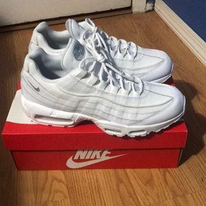 PRE OWNED AIR MAX 95